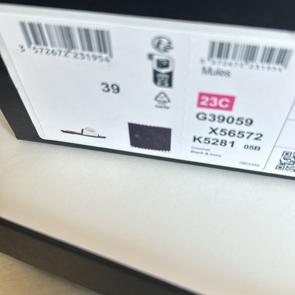 Chanel Black 23C ivory knit camellia flower slides flats sandals sz 39 with box - Picture 7 of 10